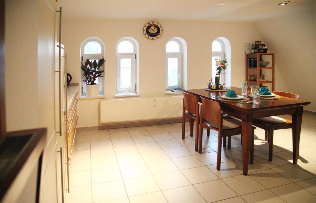 Wunderschoene Dachgeschoss - Maisonette Rostock Zewnętrze zdjęcie