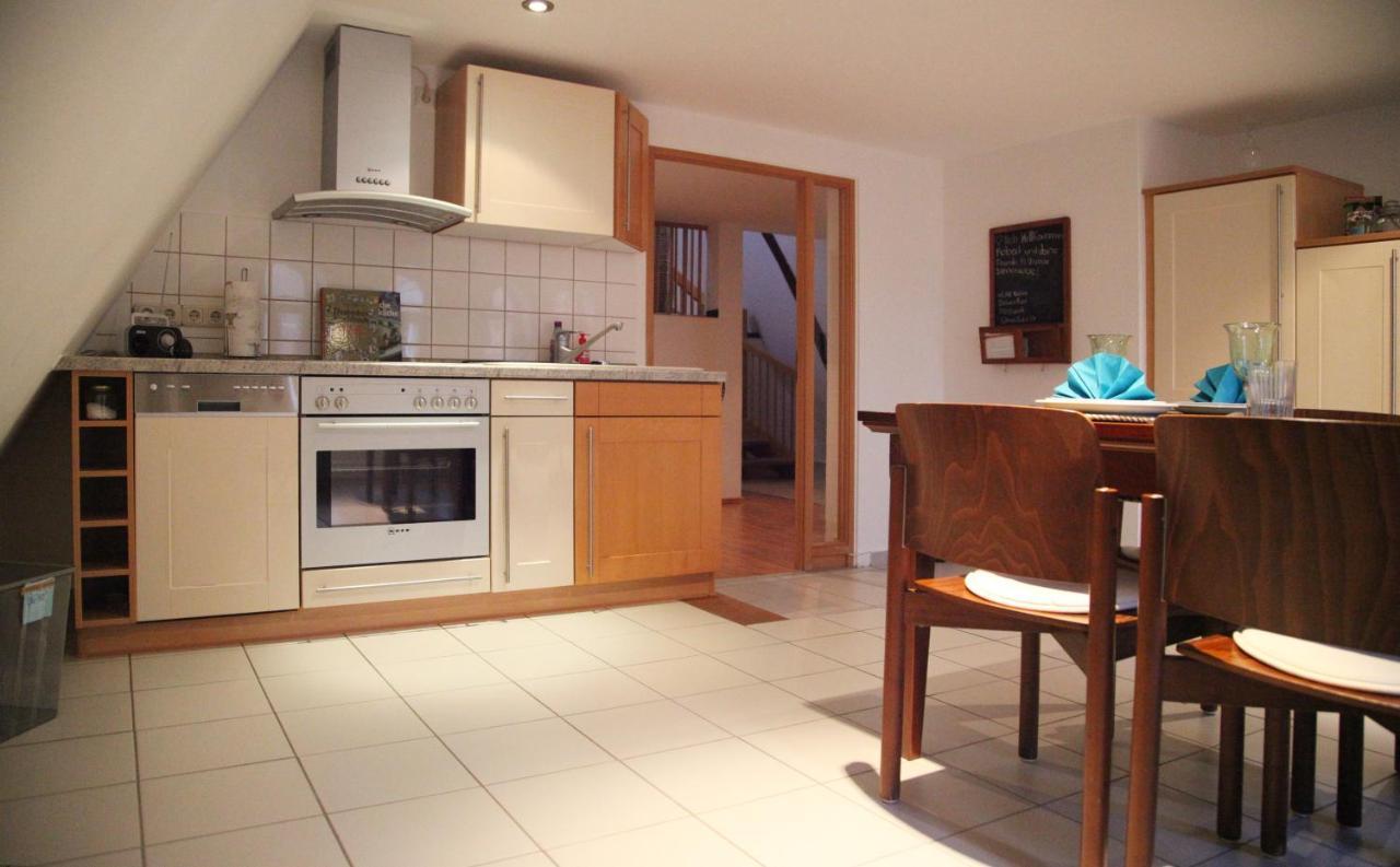 Wunderschoene Dachgeschoss - Maisonette Rostock Zewnętrze zdjęcie