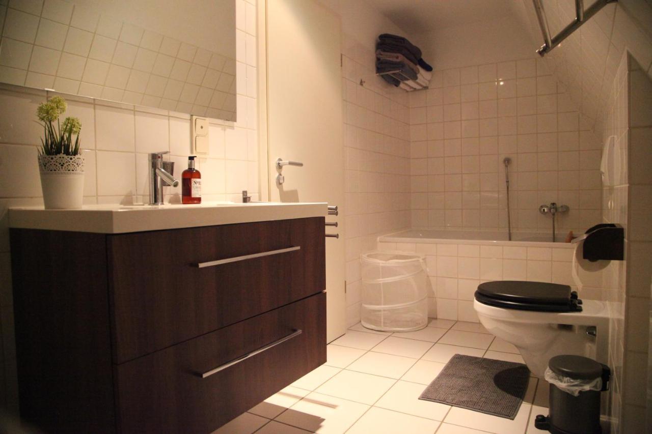 Wunderschoene Dachgeschoss - Maisonette Rostock Zewnętrze zdjęcie